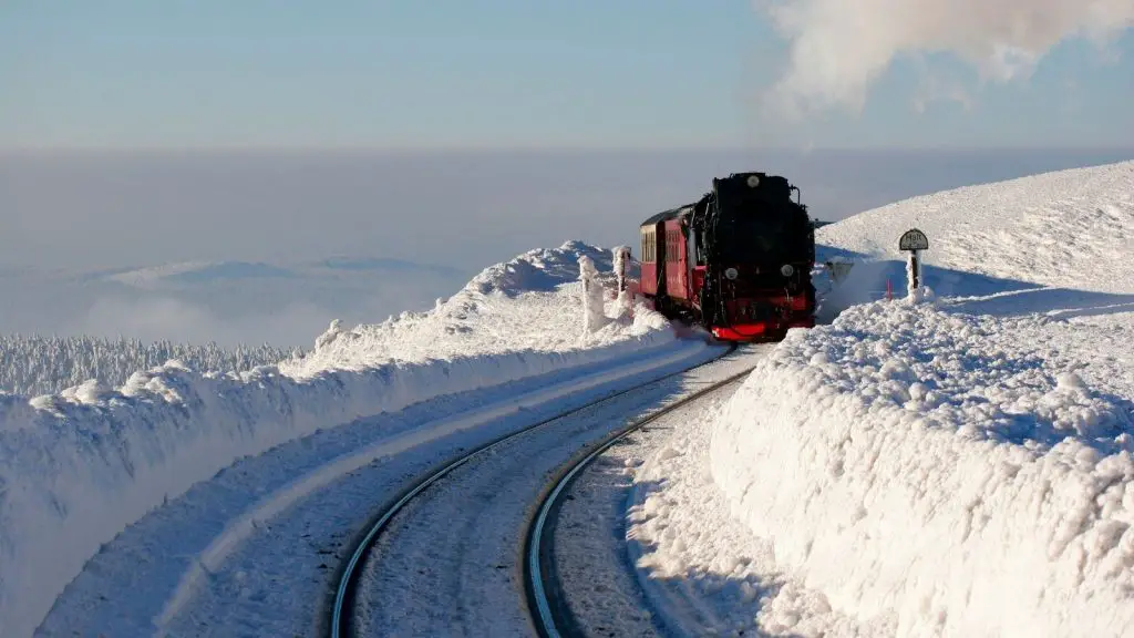 Train coming in winter