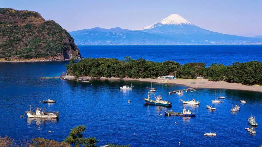 boats to Travel between islands in Hawaii