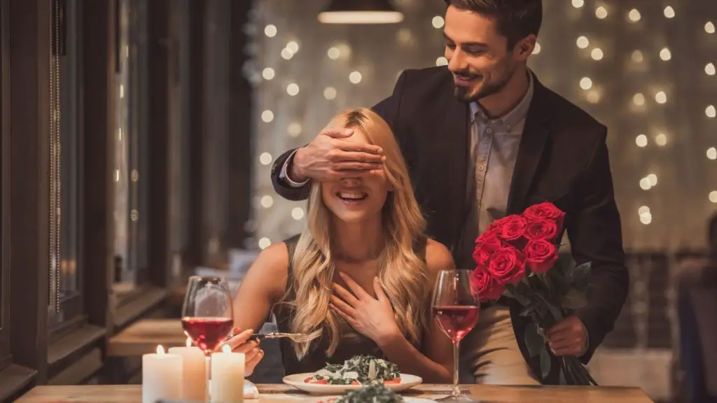  couple in romantic restaurants in Houston