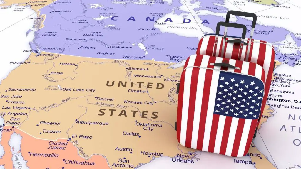 pack the luggage when visiting the USA In March