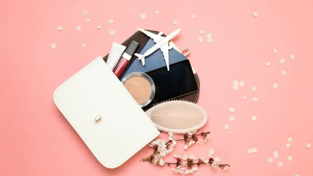 Portable makeup bag concept