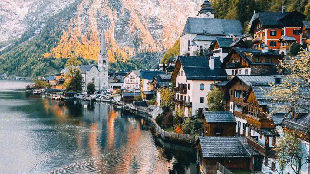 visiting hallstatt